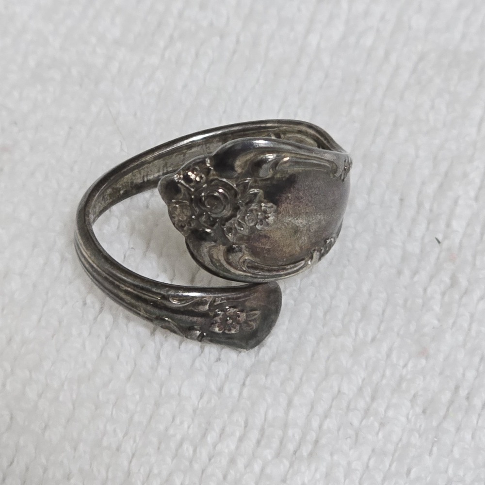 Vintage 1970s Wm A Rogers Oneida Spoon Ring Silverplate Size 6 Rose